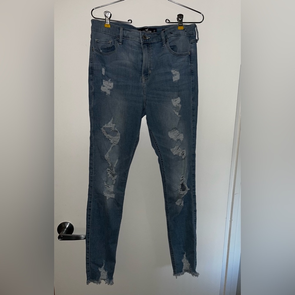 Women’s Hollister Size 13R light wash high-rise super skinny jeans